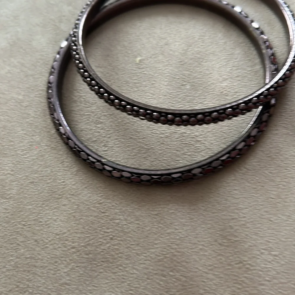 Two bronze bangle bracelets, different styles - Picture 2 of 3